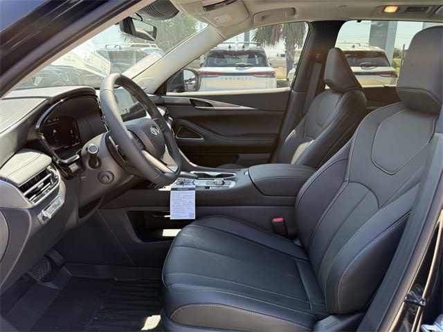 Thumbnail: 2026 INFINITI QX60 - 10