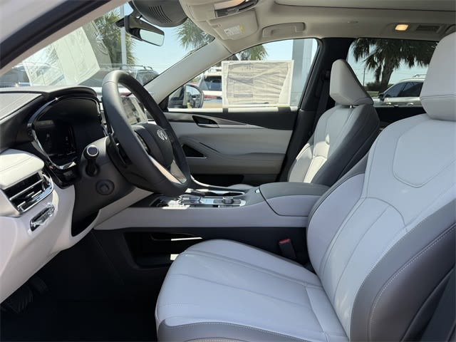 Thumbnail: 2026 INFINITI QX60 - 10