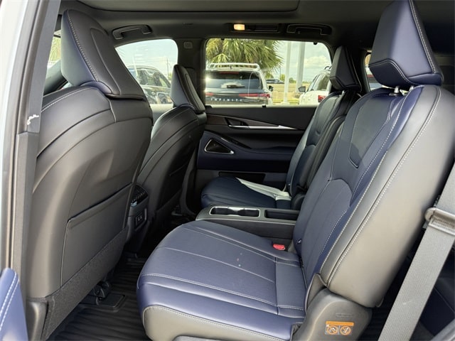 Thumbnail: 2026 INFINITI QX60 - 12