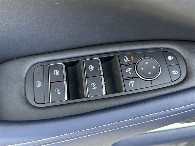 Thumbnail: 2026 INFINITI QX60 - 19