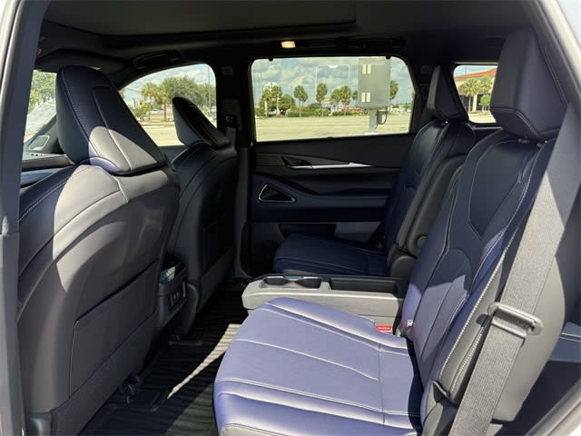 Thumbnail: 2026 INFINITI QX60 - 12