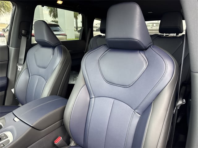 Thumbnail: 2026 INFINITI QX60 - 11