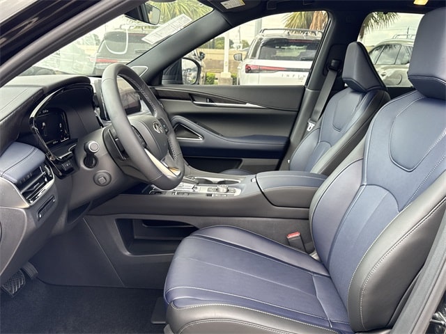 Thumbnail: 2026 INFINITI QX60 - 10