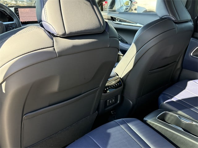 Thumbnail: 2026 INFINITI QX60 - 23