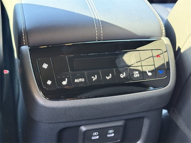 Thumbnail: 2026 INFINITI QX60 - 24