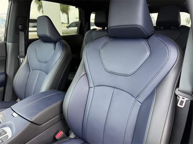 Thumbnail: 2026 INFINITI QX60 - 10