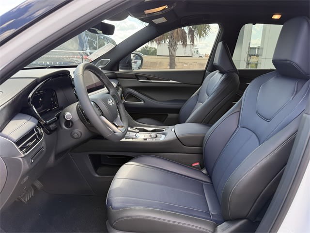 Thumbnail: 2026 INFINITI QX60 - 10