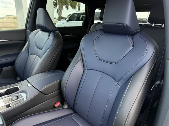 Thumbnail: 2026 INFINITI QX60 - 11