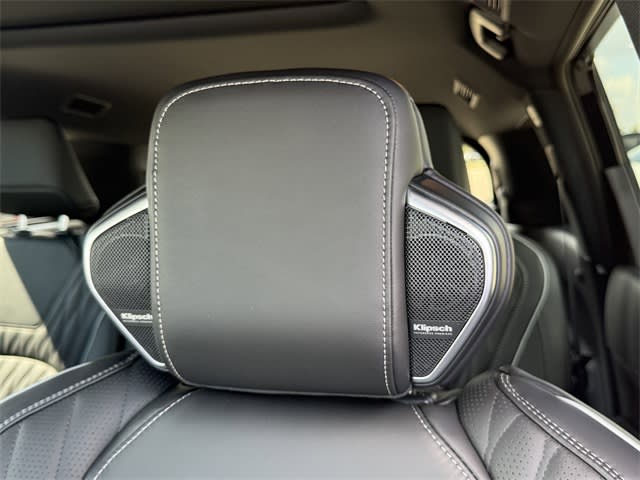 Thumbnail: 2026 INFINITI QX60 - 21