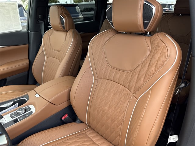 Thumbnail: 2026 INFINITI QX60 - 11