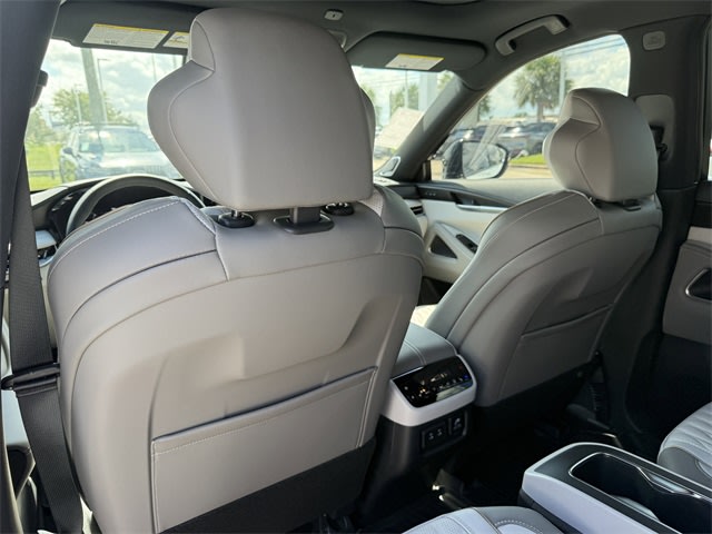 Thumbnail: 2026 INFINITI QX60 - 21