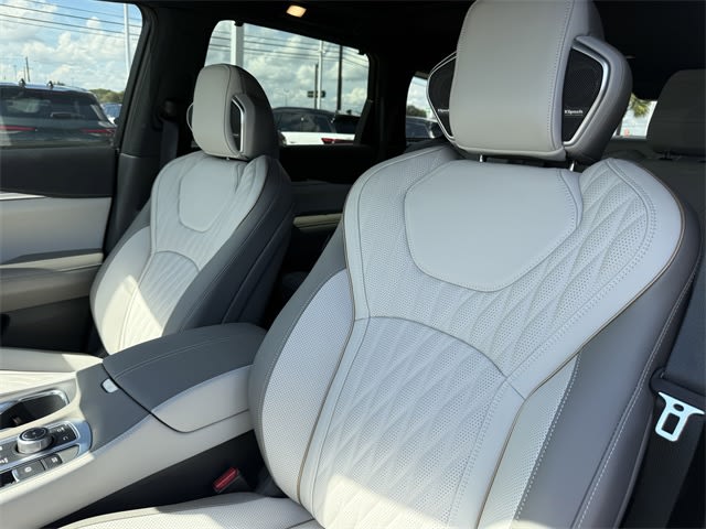 Thumbnail: 2026 INFINITI QX60 - 11