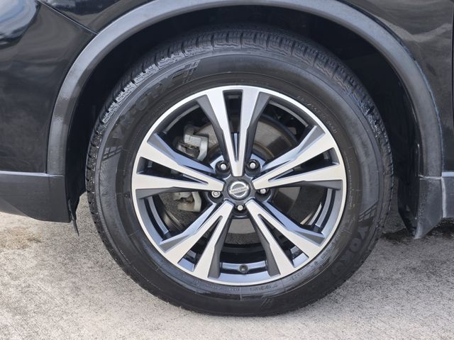 Thumbnail: 2017 Nissan Rogue - 8