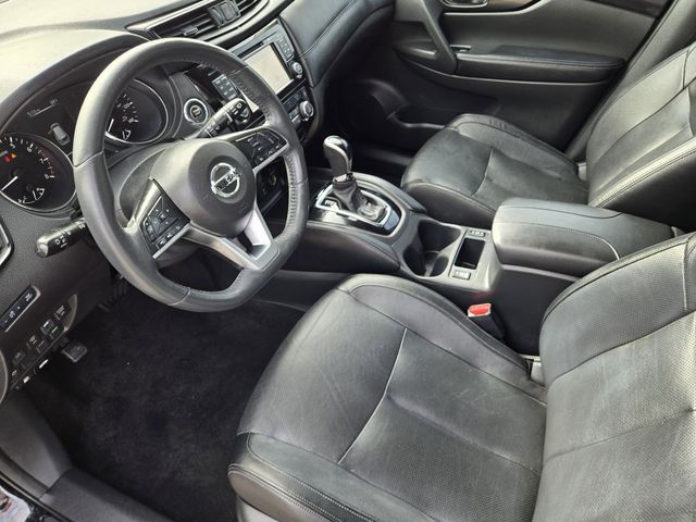 Thumbnail: 2017 Nissan Rogue - 11