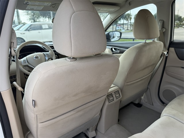 Thumbnail: 2014 Nissan Rogue - 21