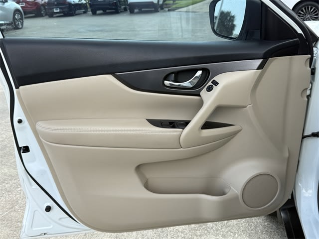 Thumbnail: 2014 Nissan Rogue - 19