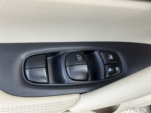 Thumbnail: 2014 Nissan Rogue - 20