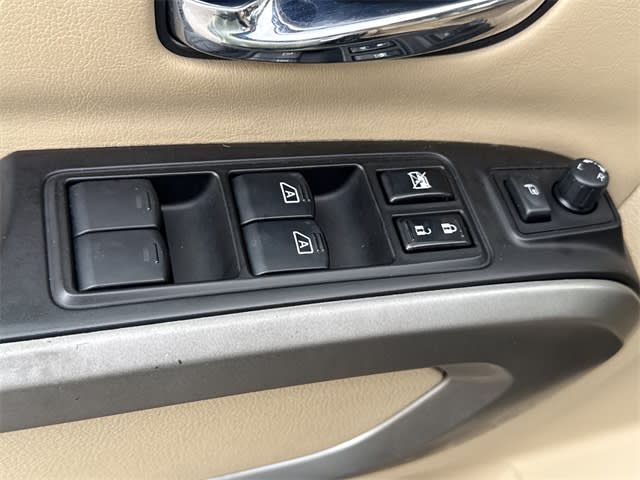 Thumbnail: 2015 Nissan Armada - 18