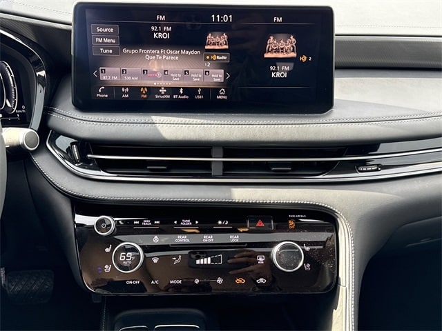 Thumbnail: 2023 INFINITI QX60 - 15