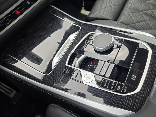 Thumbnail: 2026 BMW X5 - 15