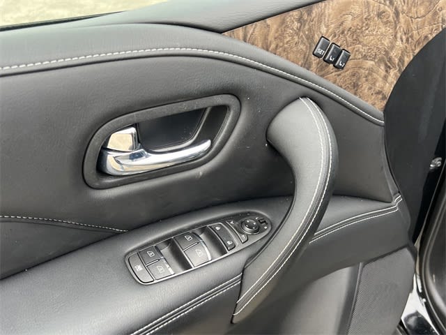 2024 INFINITI QX80 Luxe 24