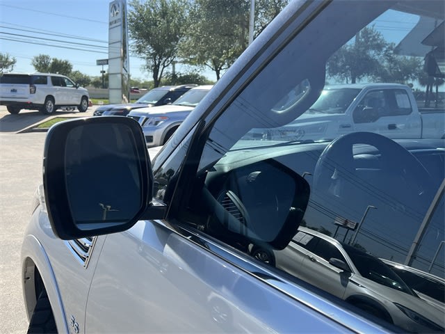 2020 INFINITI QX80 Luxe 18