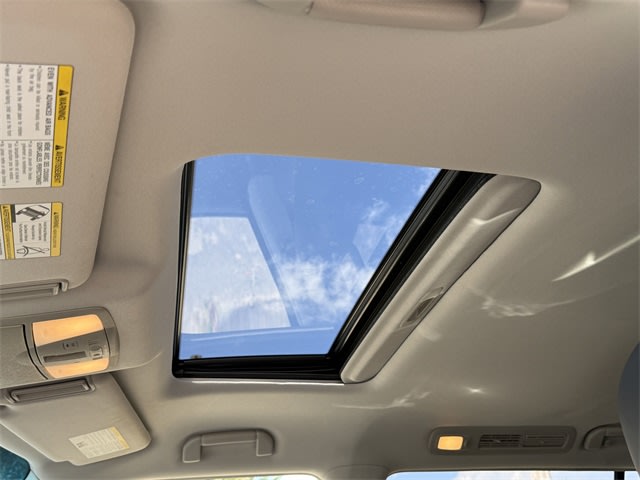 Thumbnail: 2017 INFINITI QX80 - 25