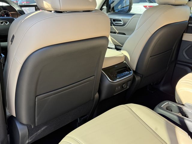 Thumbnail: 2026 INFINITI QX80 - 19
