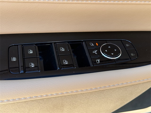 Thumbnail: 2026 INFINITI QX80 - 17