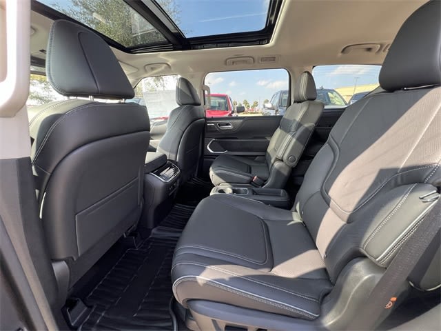 Thumbnail: 2025 INFINITI QX80 - 12