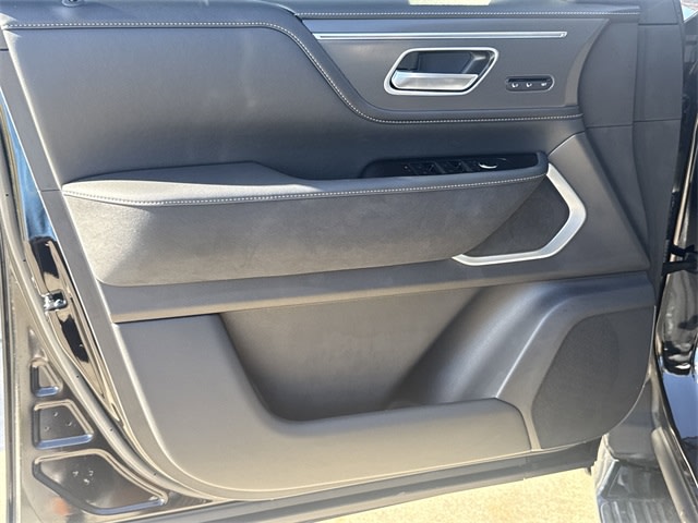 Thumbnail: 2026 INFINITI QX80 - 16