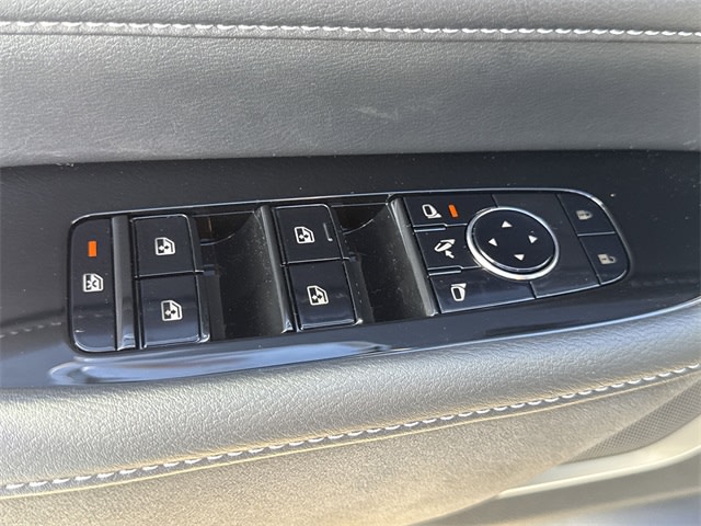 Thumbnail: 2026 INFINITI QX80 - 17