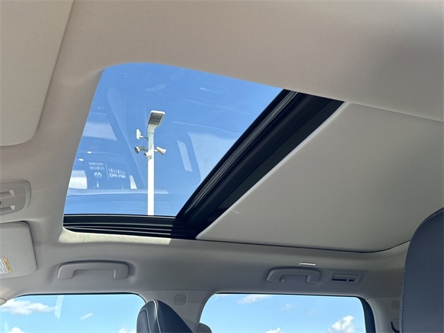 Thumbnail: 2026 INFINITI QX80 - 26