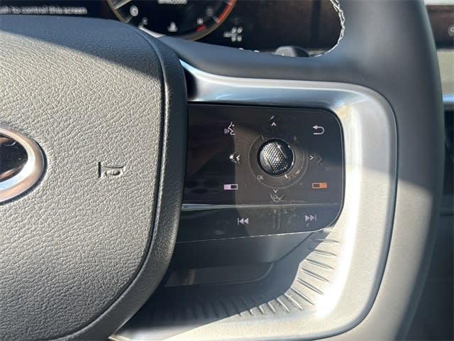 Thumbnail: 2026 INFINITI QX80 - 23