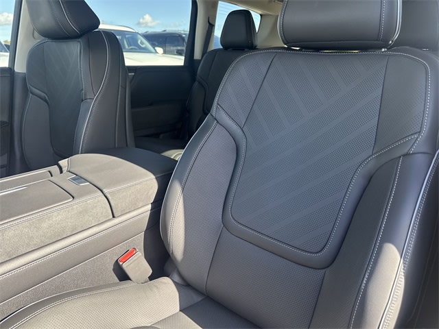 Thumbnail: 2026 INFINITI QX80 - 11