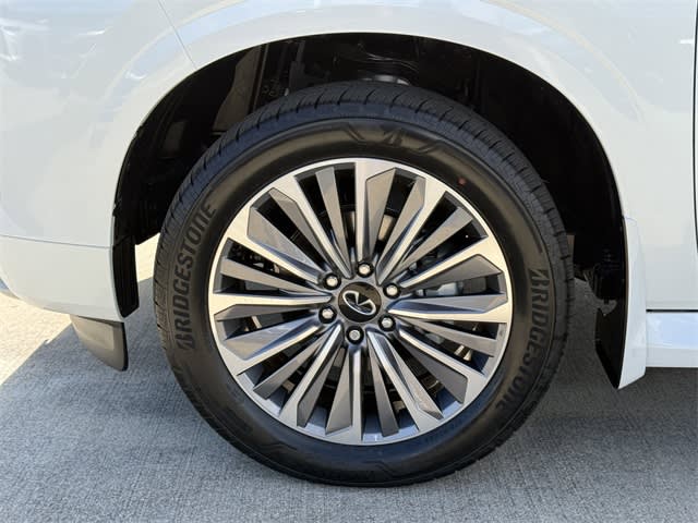 Thumbnail: 2026 INFINITI QX80 - 8