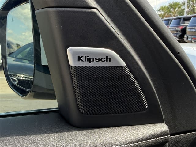 Thumbnail: 2026 INFINITI QX80 - 19