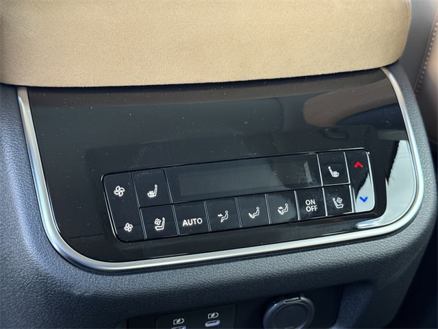 Thumbnail: 2026 INFINITI QX80 - 22