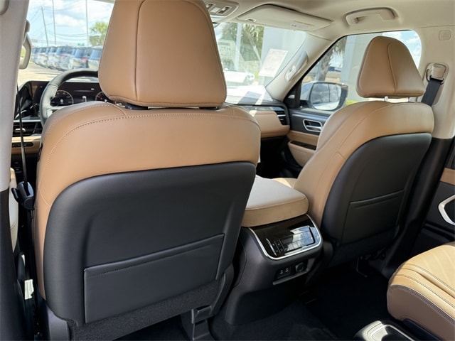 Thumbnail: 2026 INFINITI QX80 - 21