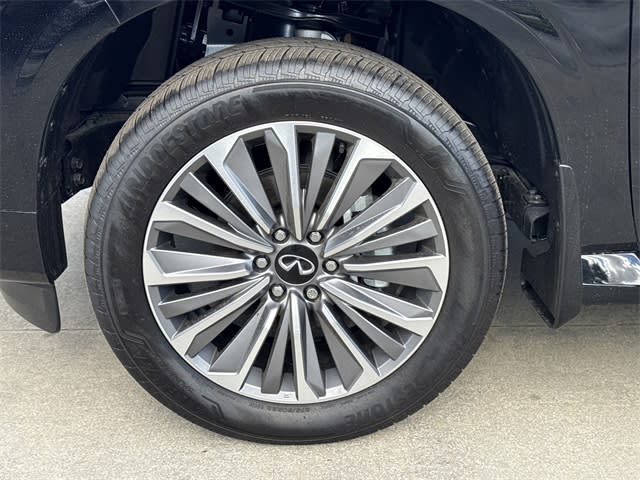 Thumbnail: 2026 INFINITI QX80 - 7