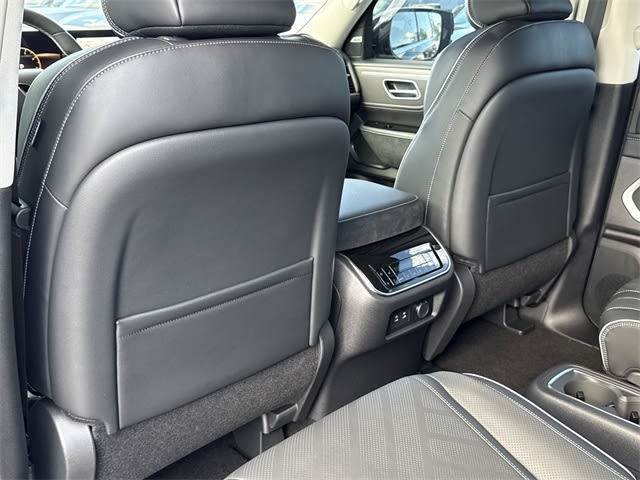 Thumbnail: 2026 INFINITI QX80 - 20