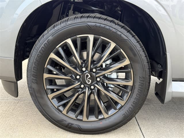 Thumbnail: 2026 INFINITI QX80 - 8