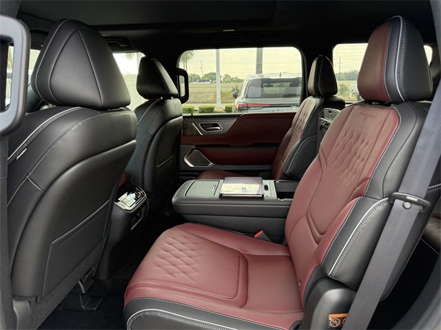 Thumbnail: 2026 INFINITI QX80 - 12