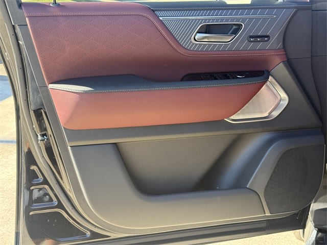 Thumbnail: 2026 INFINITI QX80 - 18