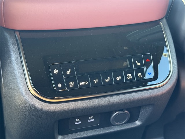 Thumbnail: 2026 INFINITI QX80 - 22