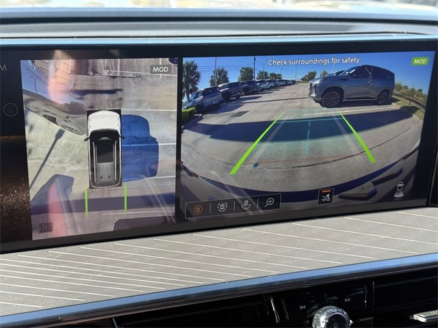 Thumbnail: 2026 INFINITI QX80 - 25