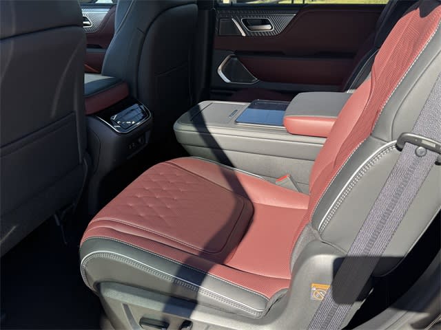 Thumbnail: 2026 INFINITI QX80 - 12