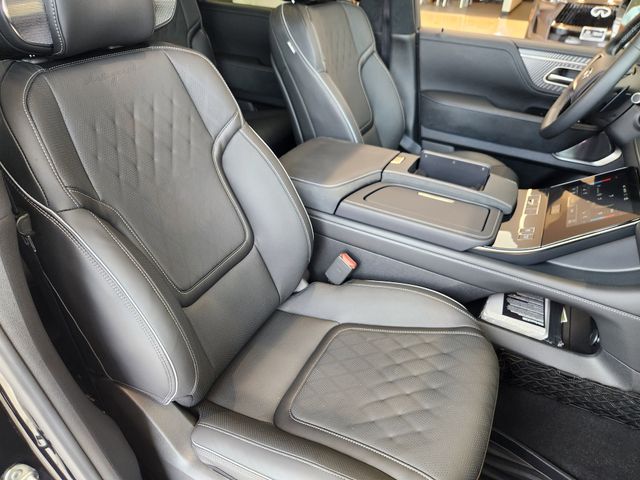 Thumbnail: 2026 INFINITI QX80 - 21