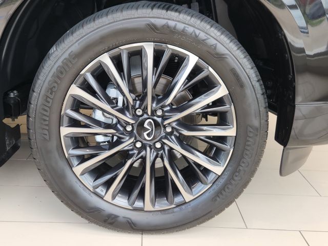Thumbnail: 2026 INFINITI QX80 - 7
