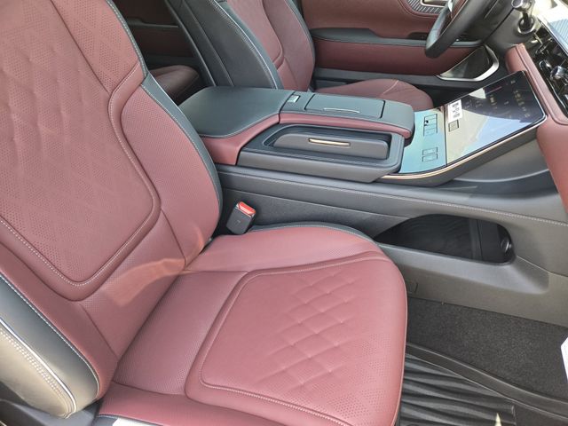 Thumbnail: 2026 INFINITI QX80 - 22
